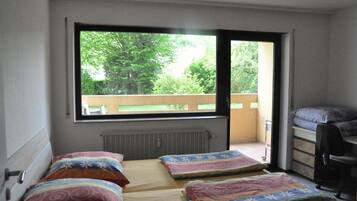 Apartment, 3 Bedrooms, Balcony | 3 bedrooms, free WiFi, bed sheets