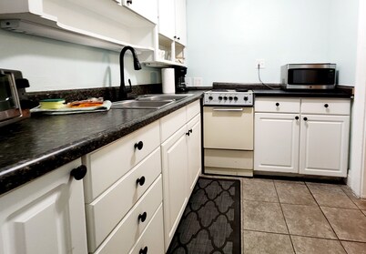 Two bedrooms Home Duplex in Historic Downtown lakeland