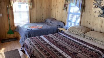 Hytte – standard (7) | Allergitestet sengetøy, skrivebord for bærbar PC og wi-fi (inkludert)