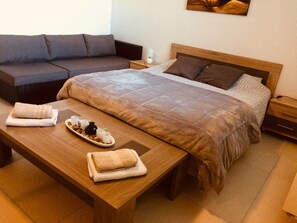 1 habitación, tabla de planchar con plancha, wifi y ropa de cama 