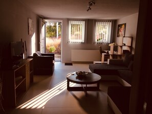 TV - Superb single storey house in the center of BELGIUM  (Aiseau-Presles)