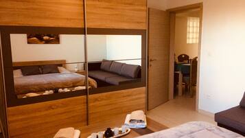 1 chambre, fer et planche Ă repasser, Wi-Fi, draps fournis