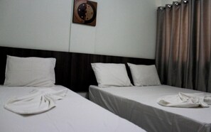 Minibar, escritorio, wifi gratis y ropa de cama