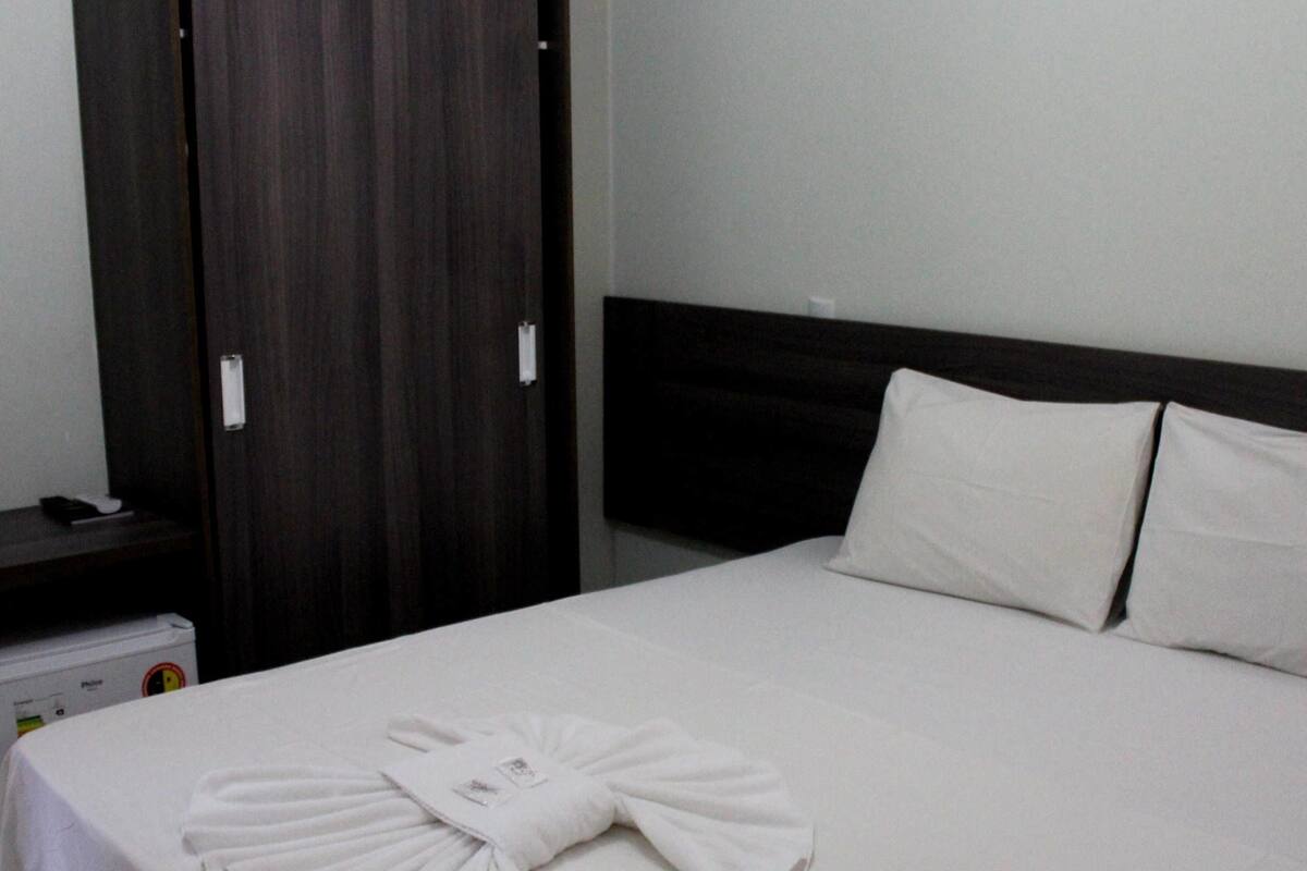 Habitación doble | Minibar, escritorio, wifi gratis y ropa de cama