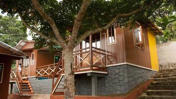 Bangalô | 2 quartos, escrivaninha, cortinas blackout, quartos à prova de som