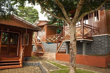 Bungalow | Desk, blackout drapes, soundproofing, iron/ironing board