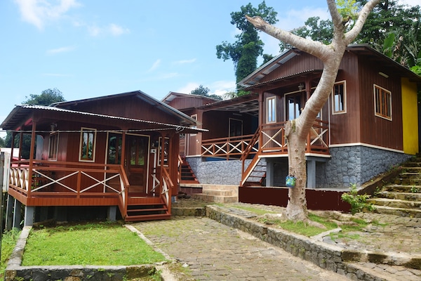 Bungalow | Meja, langsir/tirai gelap terus, kalis bunyi, seterika/papan seterika