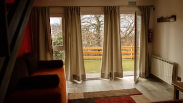 Mökki | 2 makuuhuonetta, yksilöllisesti sisustettu, yksilöllisesti kalustettu