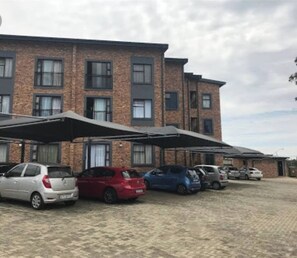 Exterior - Ekuthuleni- A tranquil nest (Birchleigh)