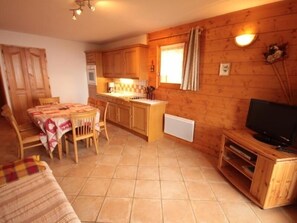 Interior - Charming 2-bedroom with garage and pets allowed (Villard-sur-Doron)