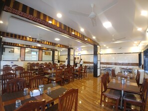 Breakfast, lunch, dinner served; Indian cuisine  - Hotel Jagadguru (Mawal)