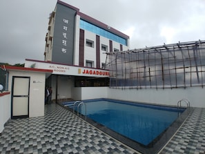 Exterior - Hotel Jagadguru (Mawal)