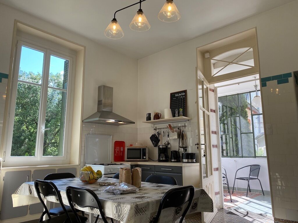 雪櫃、微波爐、焗爐、爐具