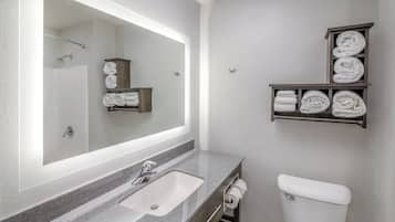 Bañera con ducha, artículos de tocador gratuitos, secador de pelo