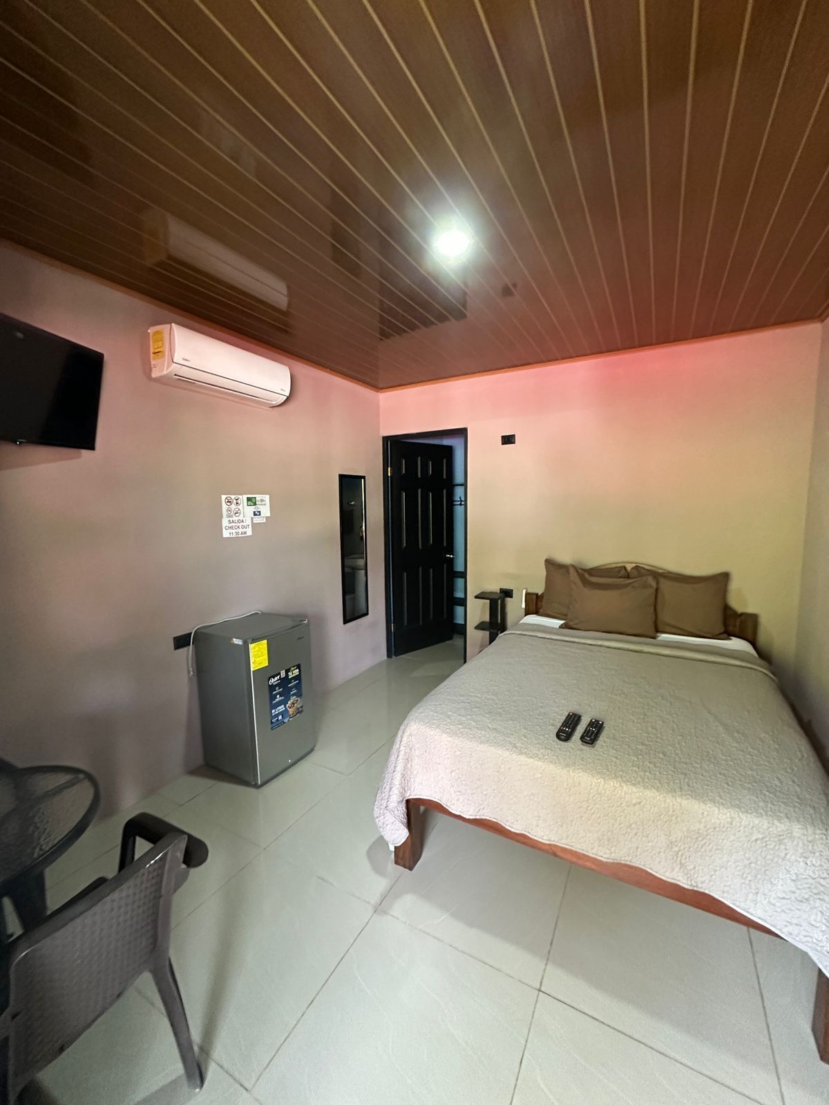 Kahden hengen huone | Ilmainen Wi-Fi, vuodevaatteet, pääsy pyörätuolilla