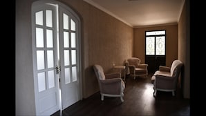 Unclassified image, 5 of 20, button - LARI (Tbilisi)