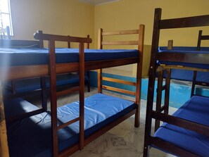 5 habitaciones y tabla de planchar con plancha 