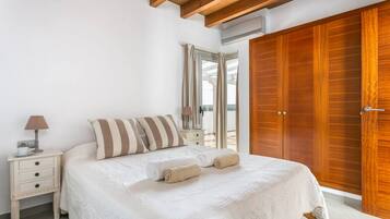 3 Schlafzimmer, Schreibtisch, BĂŒgeleisen/BĂŒgelbrett, WLAN