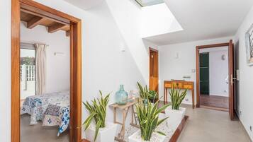 3 slaapkamers, een bureau, een strijkplank/strijkijzer, wifi