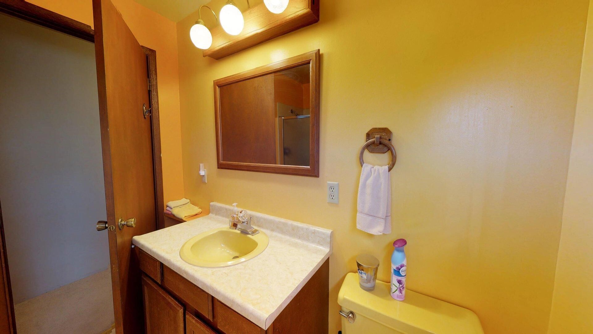 Ferienhütte (2 Bedroom 1 Bath Cabin - sleeps up to) | Badezimmer