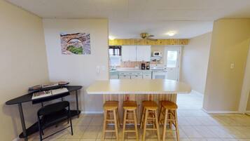 House | Private kitchen | Full-sized fridge, microwave, oven, stovetop