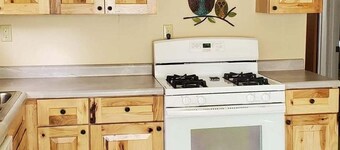 Cozy 2 Bedroom All Season Cottage on Montello Lake