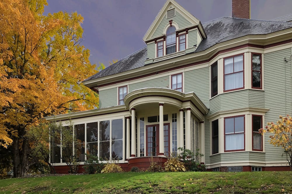Guilford Bed and Breakfast - East Corinth, ME