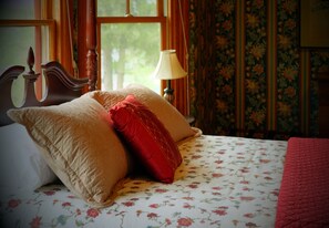 Executive Double Room, 1 Queen Bed, Fireplace, Garden View | Premium bedding, individually decorated, individually furnished - Guilford Bed and Breakfast (Guilford)