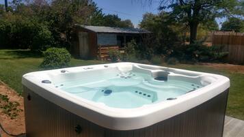 Ferienhaus (Private Hot Tub at Grandpa's Cowboy C) | Wellness