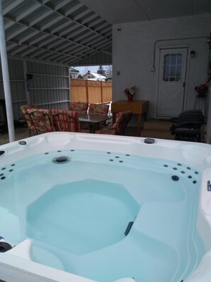 House (Private Hot Tub at Grandpa's Cowboy C) | Spa