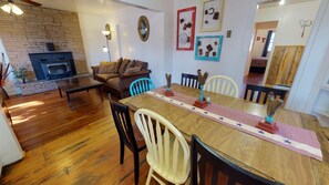 Private kitchen - Rustic Cowboy Cabin (Blanding)