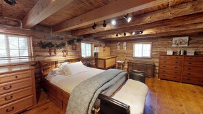 Tabla de planchar con plancha, wifi gratis y ropa de cama