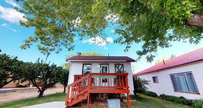 The Cozy Kokopelli Studio Cabin