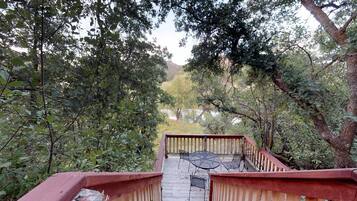 Cabin (Cozy Cabin with Loft by Zion and Bryc) | Terrace/patio