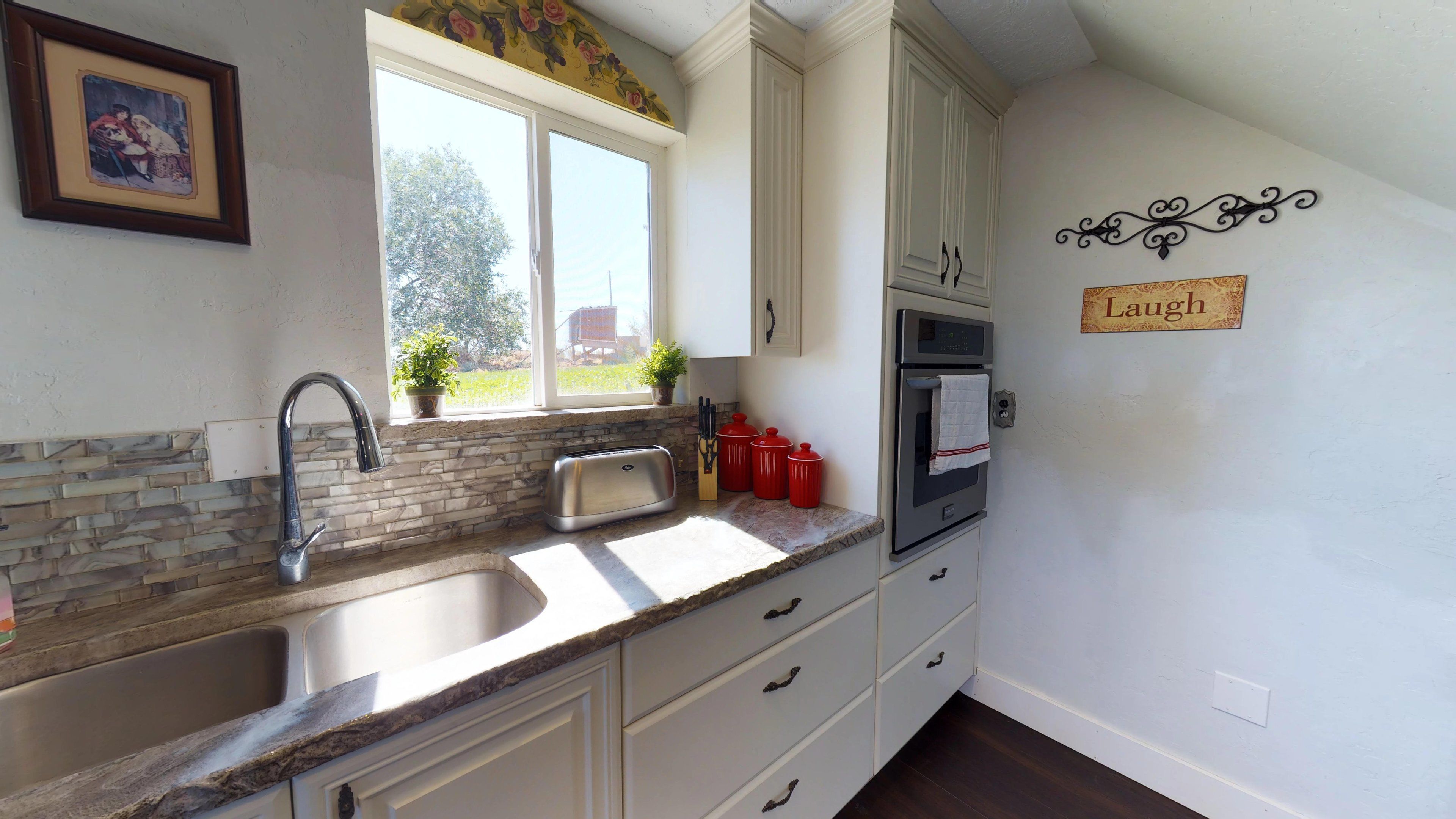 Departamento (Unique Vintage Apartment Galleria) | Cocina privada | Refrigerador con congelador, microondas, horno y parrilla de estufa 