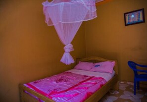 Deluxe Double Room, 1 Double Bed | 4 bedrooms, desk, free WiFi, bed sheets - Merona Hotel (Jinja)