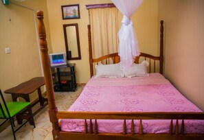 4 quartos, escrivaninha, Wi-Fi de cortesia, roupa de cama
