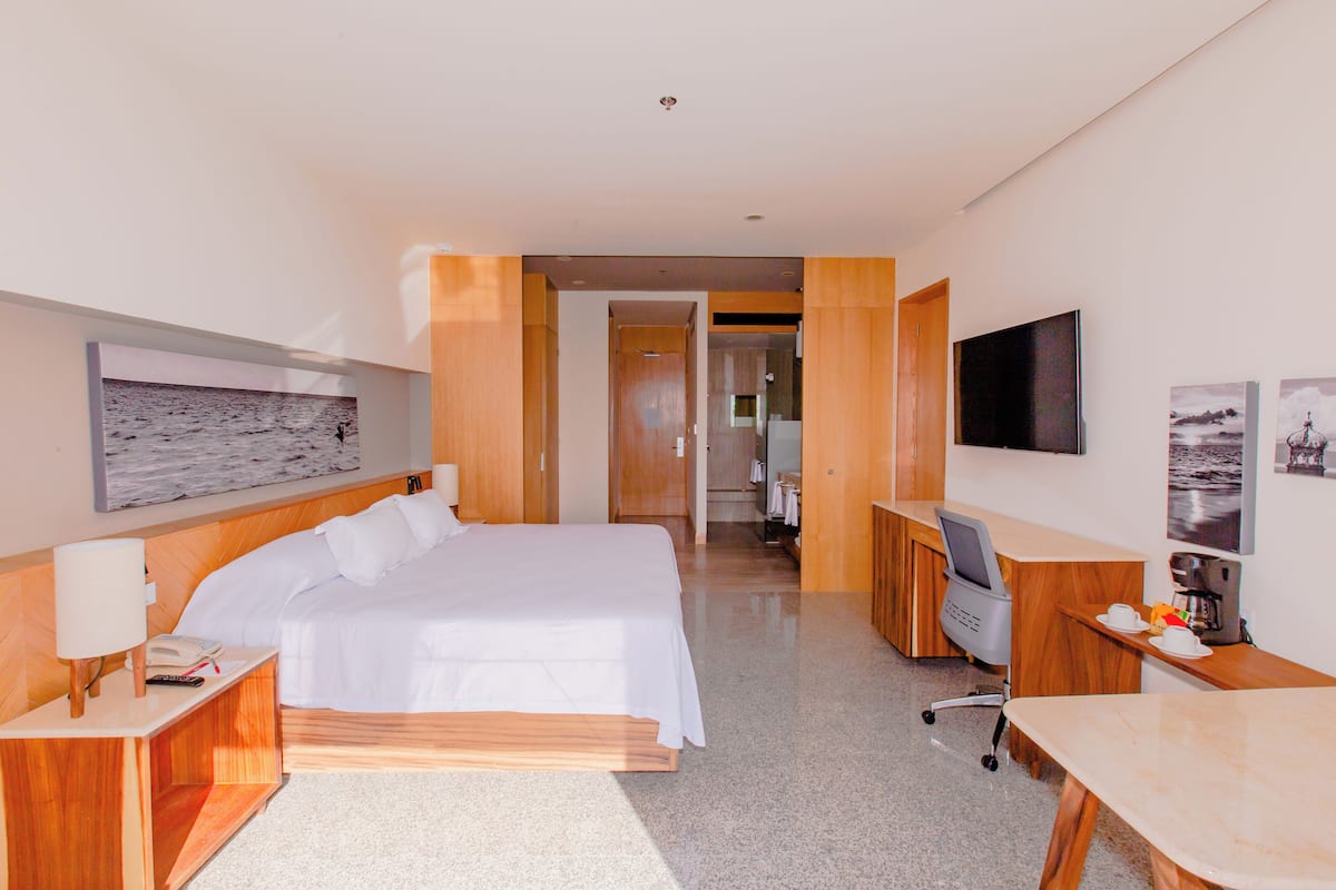 1 bedroom, minibar, in-room safe, desk