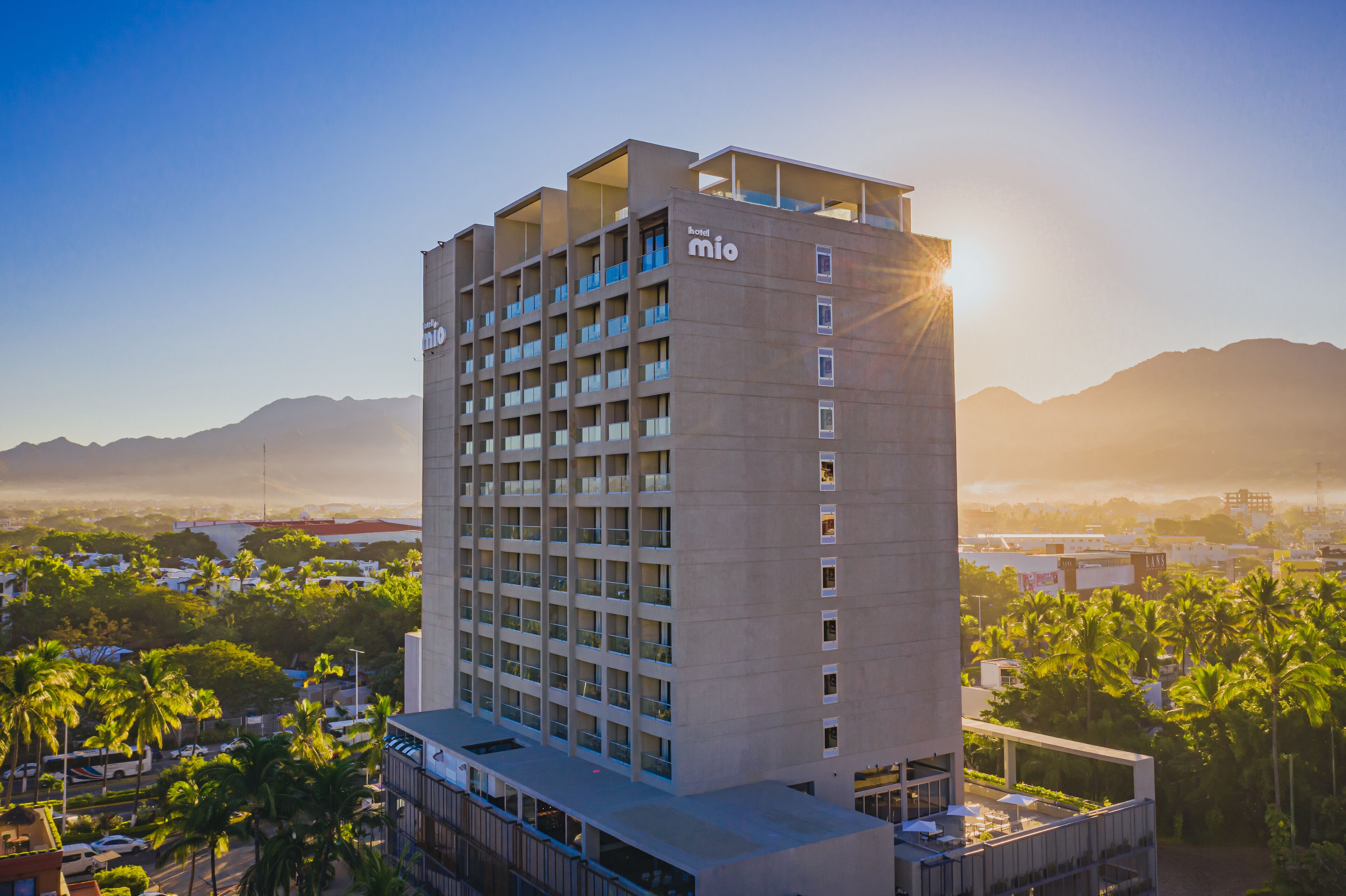 Vista frontal de la propiedad