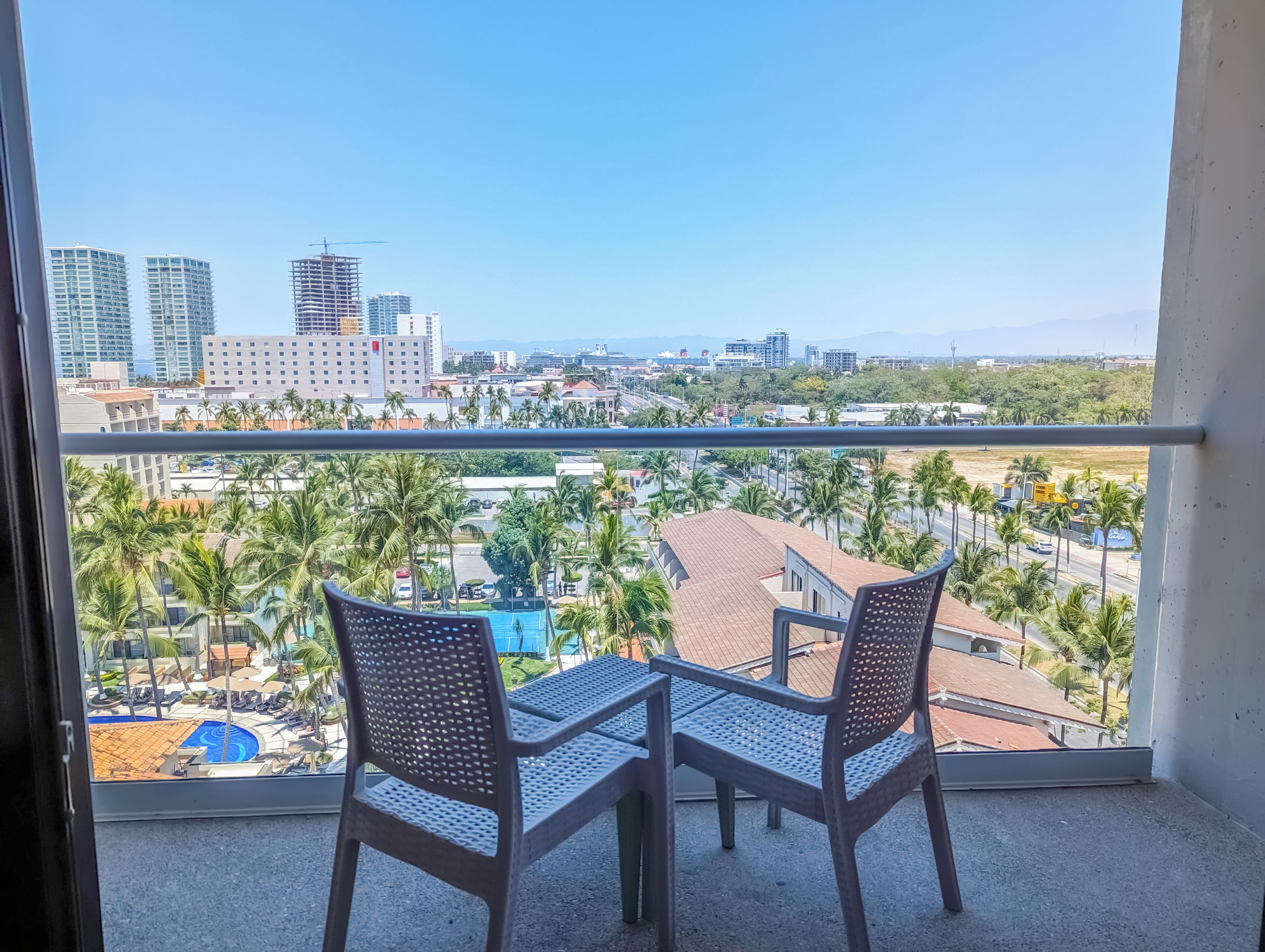 Minibar, in-room safe, desk, laptop workspace