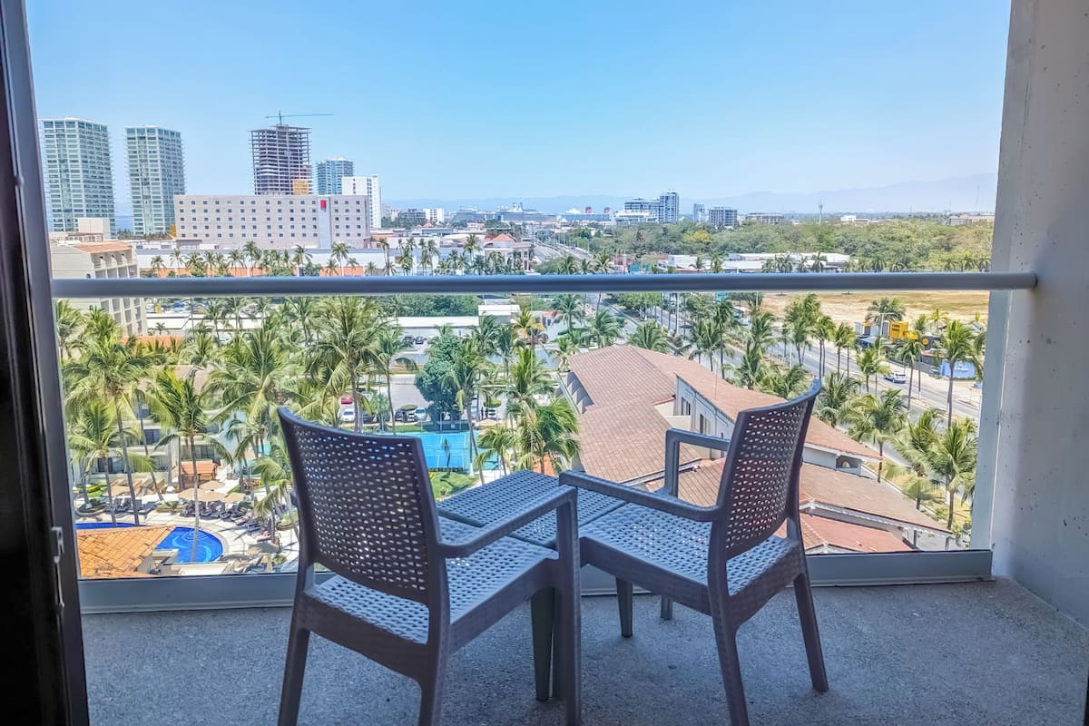 Minibar, in-room safe, desk, laptop workspace