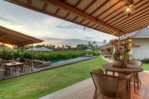 Studio Suite Cao cấp, 1 phòng ngủ, không hút thuốc, quang cảnh vườn | Quang cảnh từ phòng