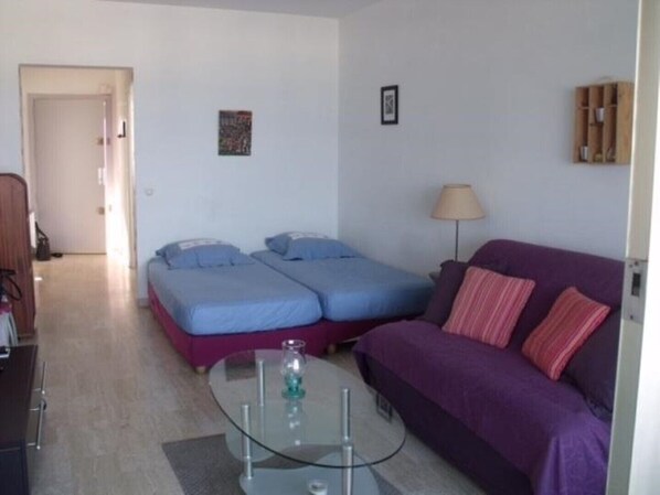 1 chambre, fer et planche à repasser, Wi-Fi, literie fournie