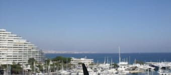 Large studio sea view and stunning harbor