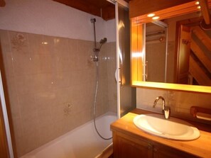 Bathroom - Spacious apartment 9 pers, 3 br, pets allowed (Les Saisies)