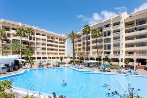 Pool - Apartment in Castle Harbor, heated pool, satellite TV channels (Los Cristianos)