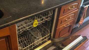 Fridge, microwave