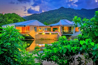 Alkira Award Winning Luxury Holiday Home