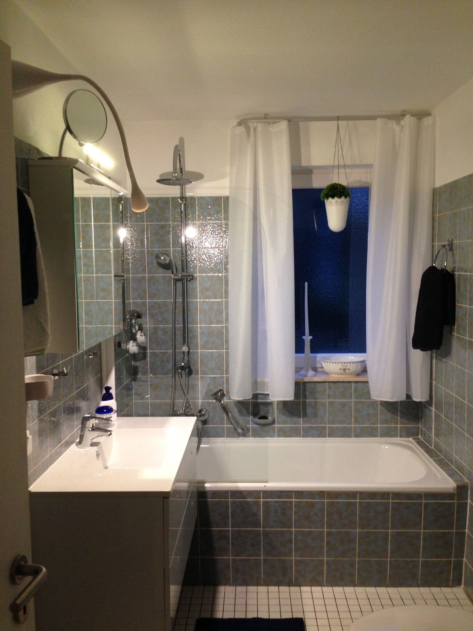 Bathtub, hair dryer, towels