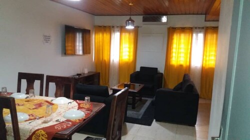 Abidjan Villa très bien située au cœur de la Zone 4, quartier Biétry